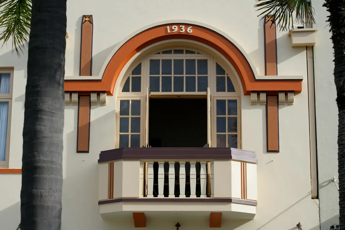 Art Deco building with balcony in Napier