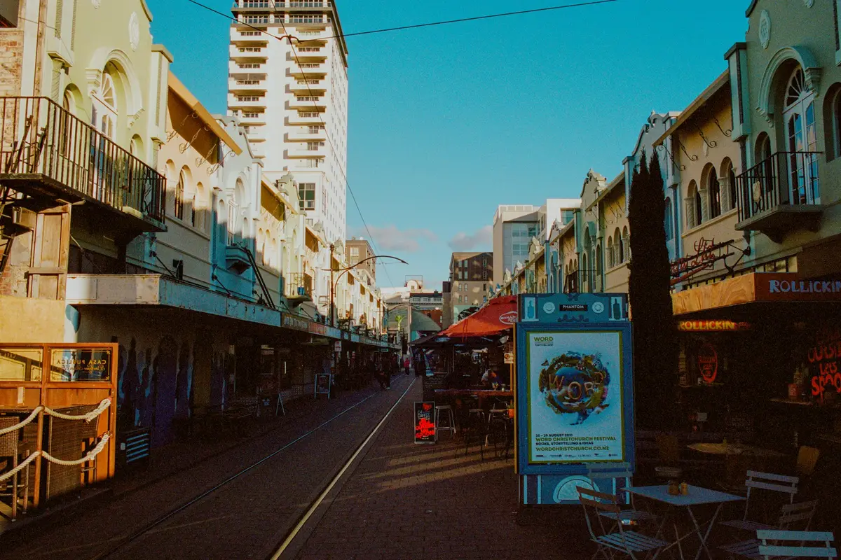 Shops and street tables on a busy Wellington street