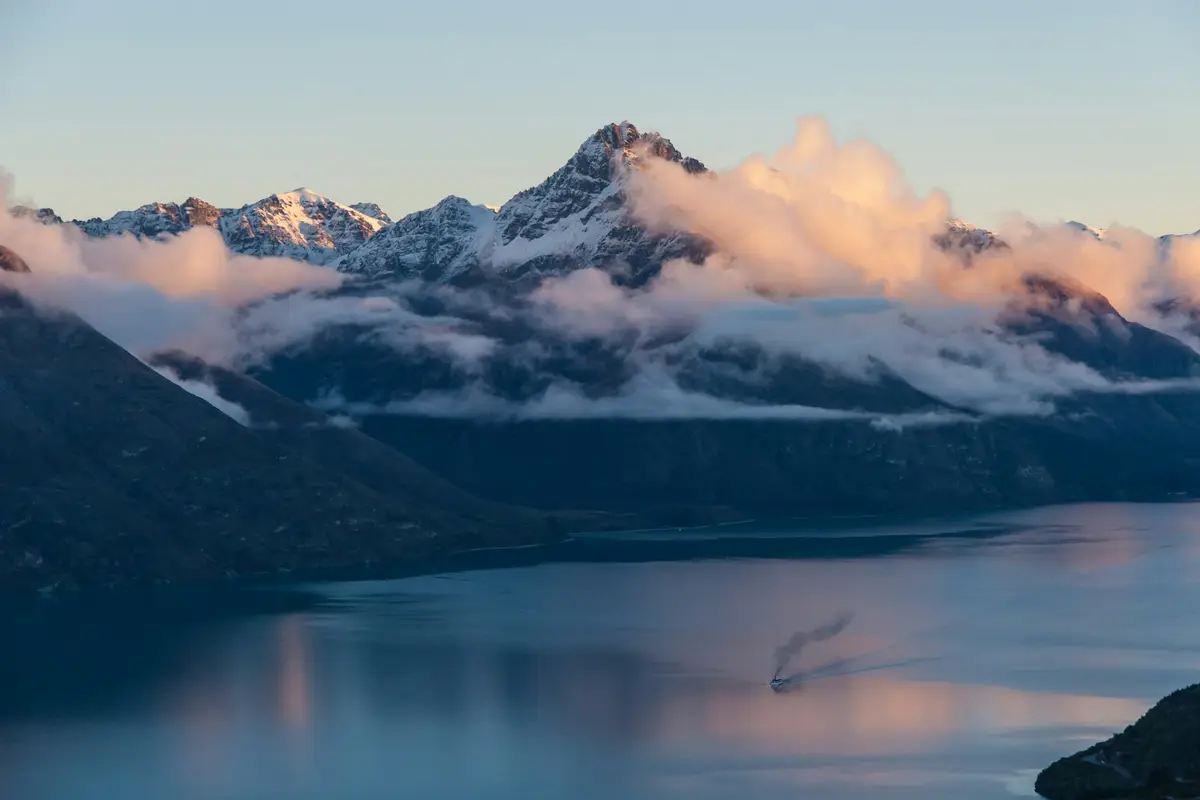 Lake Wakatipu and the mountains beside Queenstown